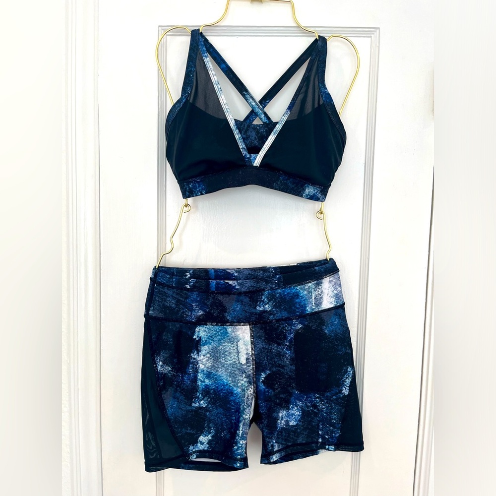 Adore me peekaboo active set
